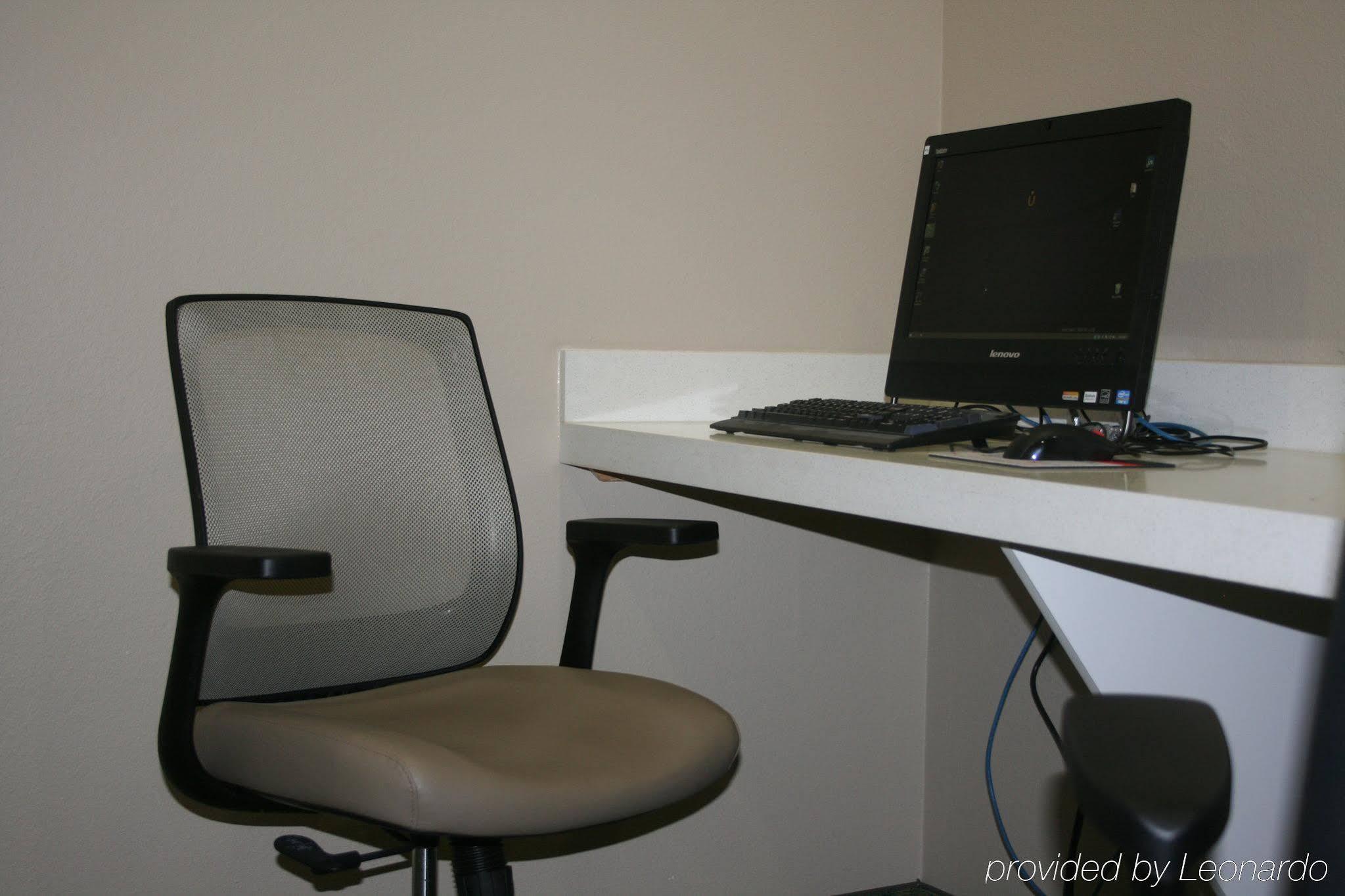 Candlewood College Station By Ihg Bryan