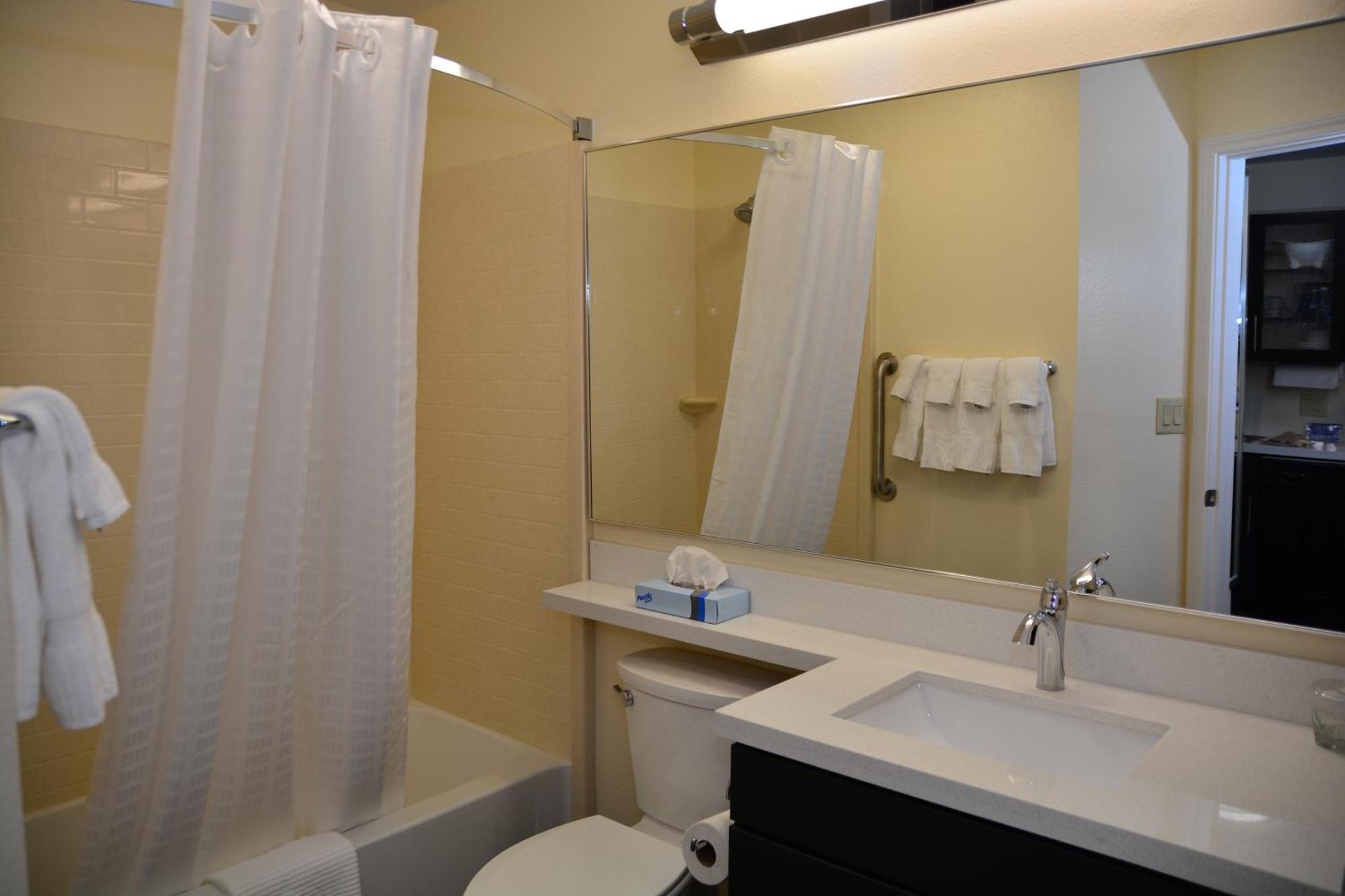 Candlewood College Station By Ihg Hotel