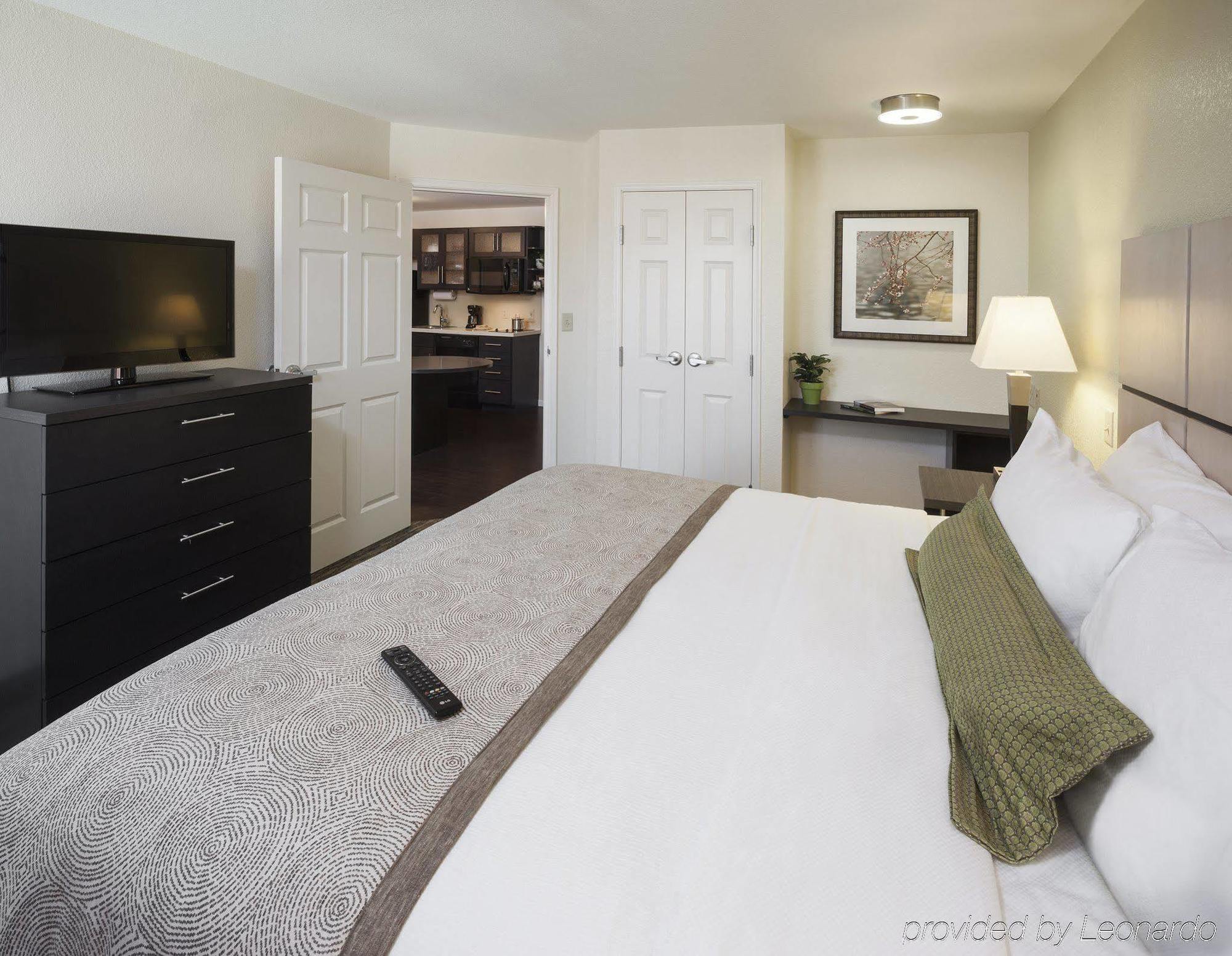 Candlewood College Station By Ihg Hotel 2*